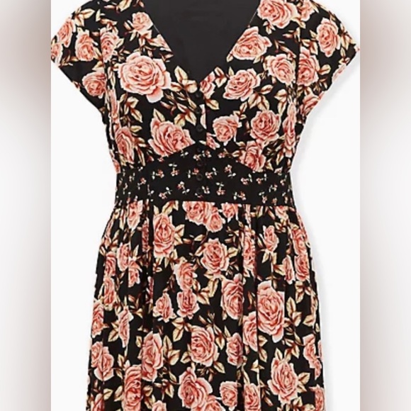 22/24 Torrid Sz 3 Black Floral Challis Button Down Dress Never Worn Like New - Picture 3 of 8